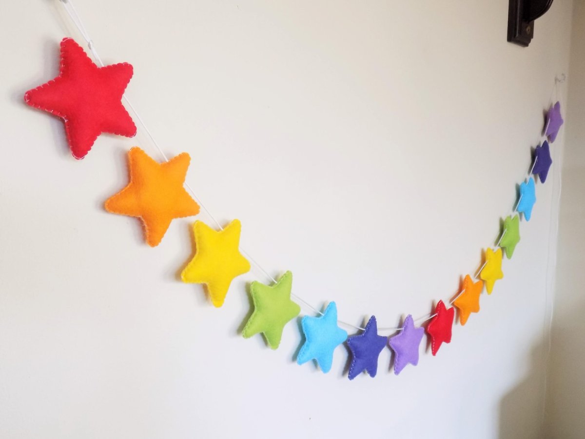 Гирлянда из бумажных звезд