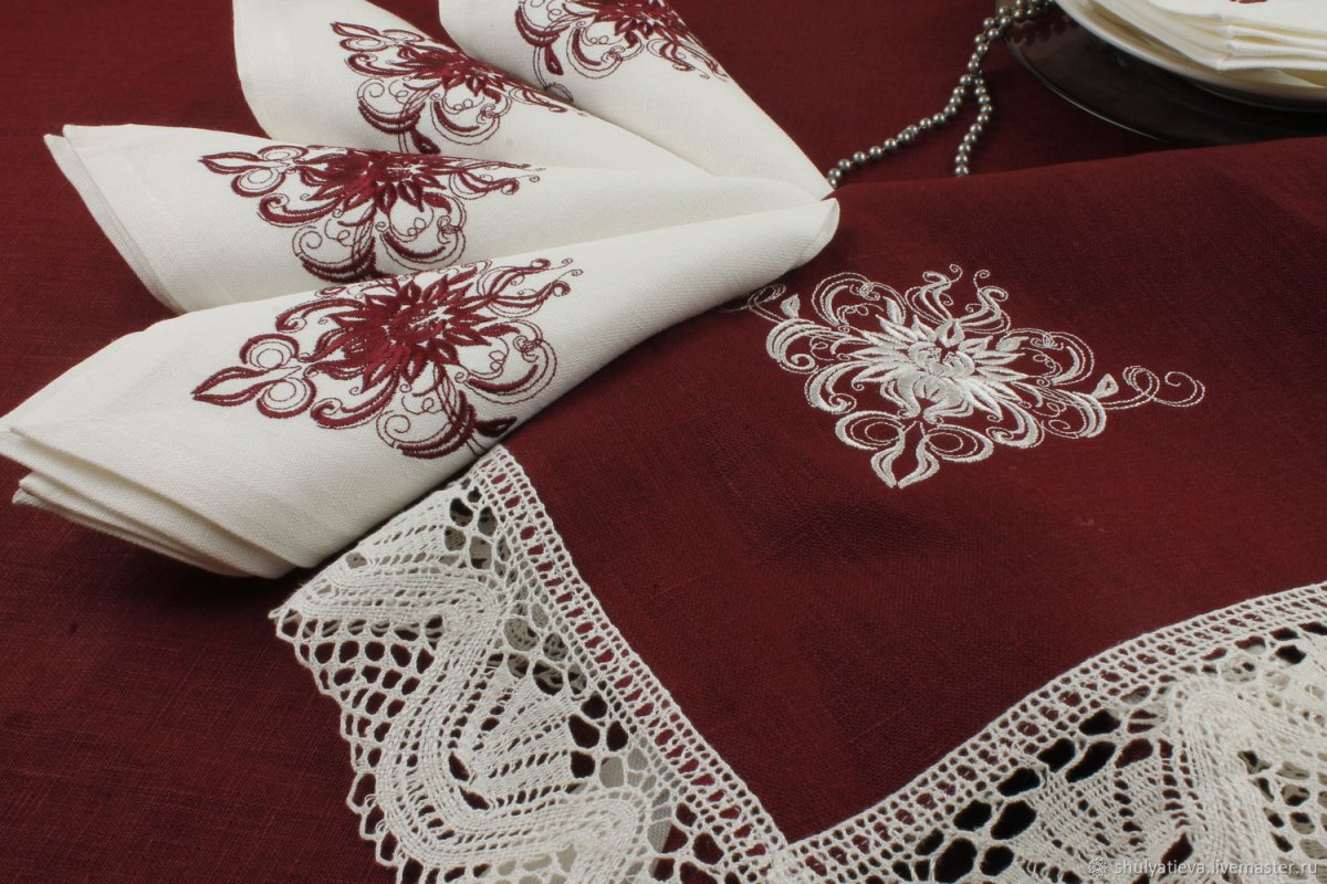 Скатерти и салфетки на стол