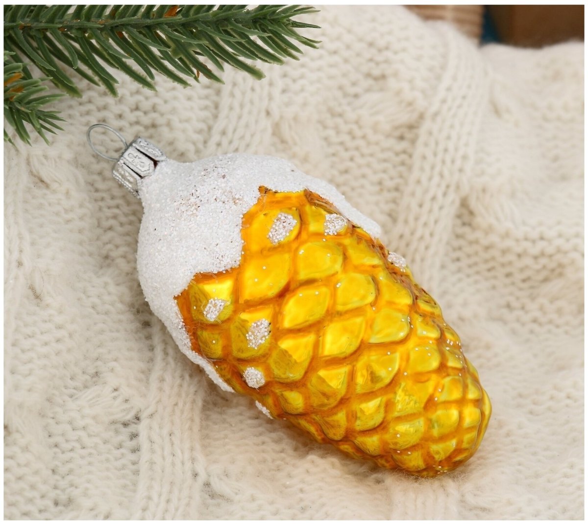 Елочные игрушки шишки