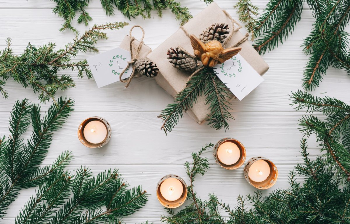 Старая елочная игрушка шишка