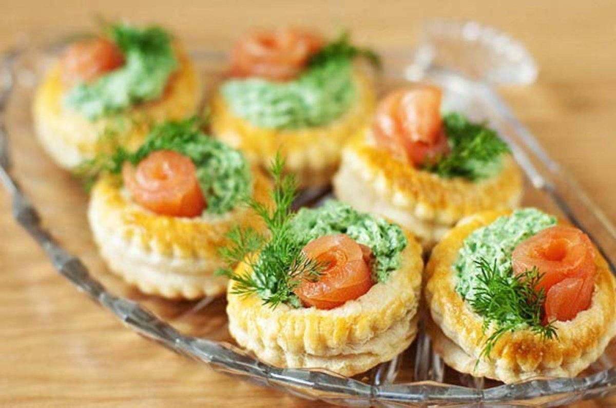 Тарталетки с муссом из семги