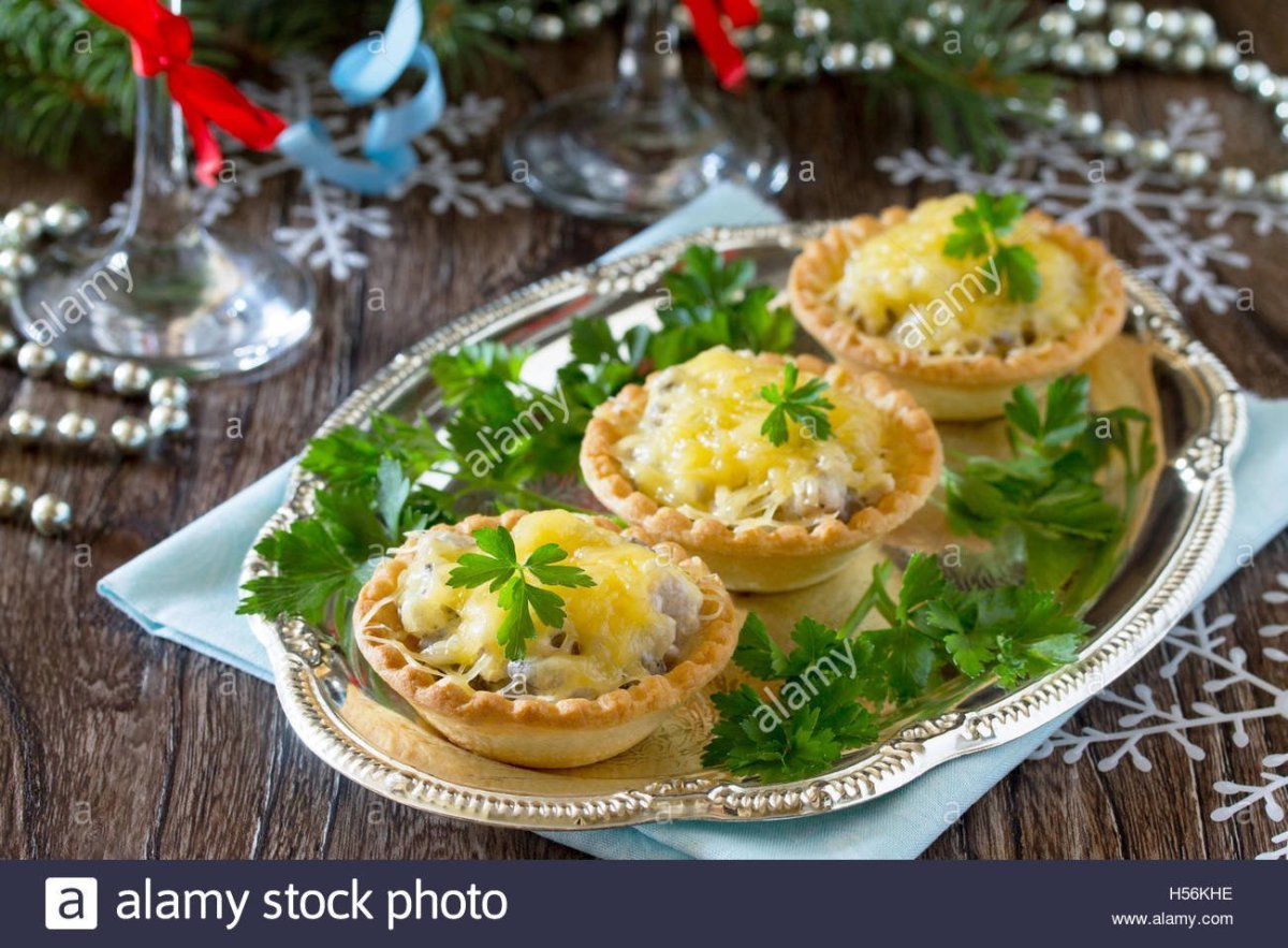 Жюльен с грибами в тарталетках