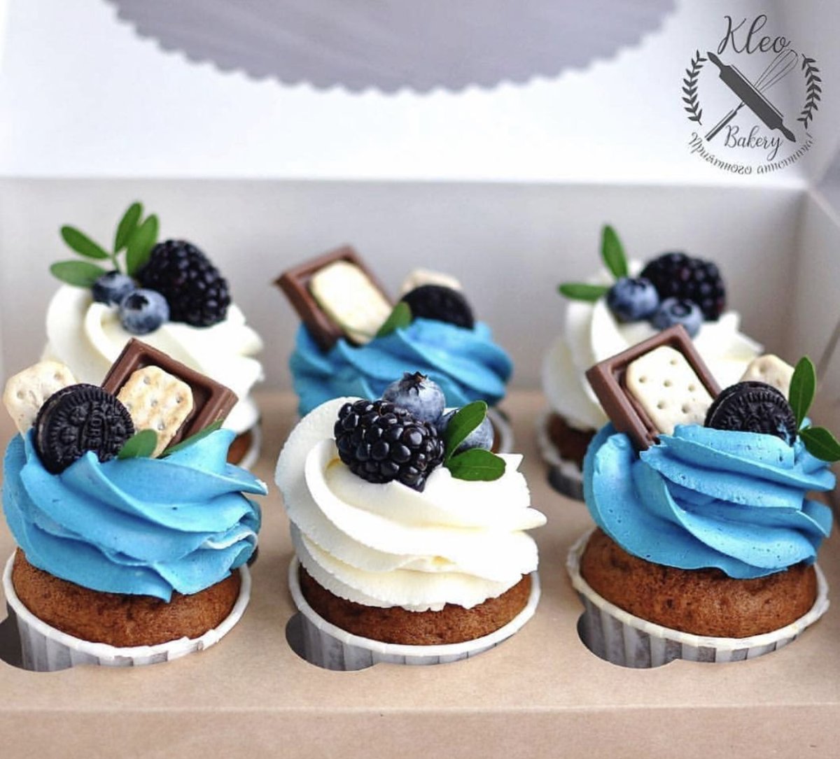 Капкейки с физалисом