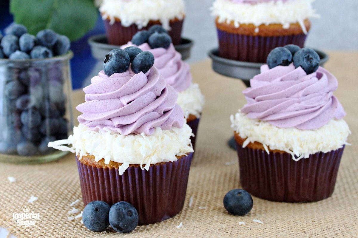 Украшение капкейков фруктами