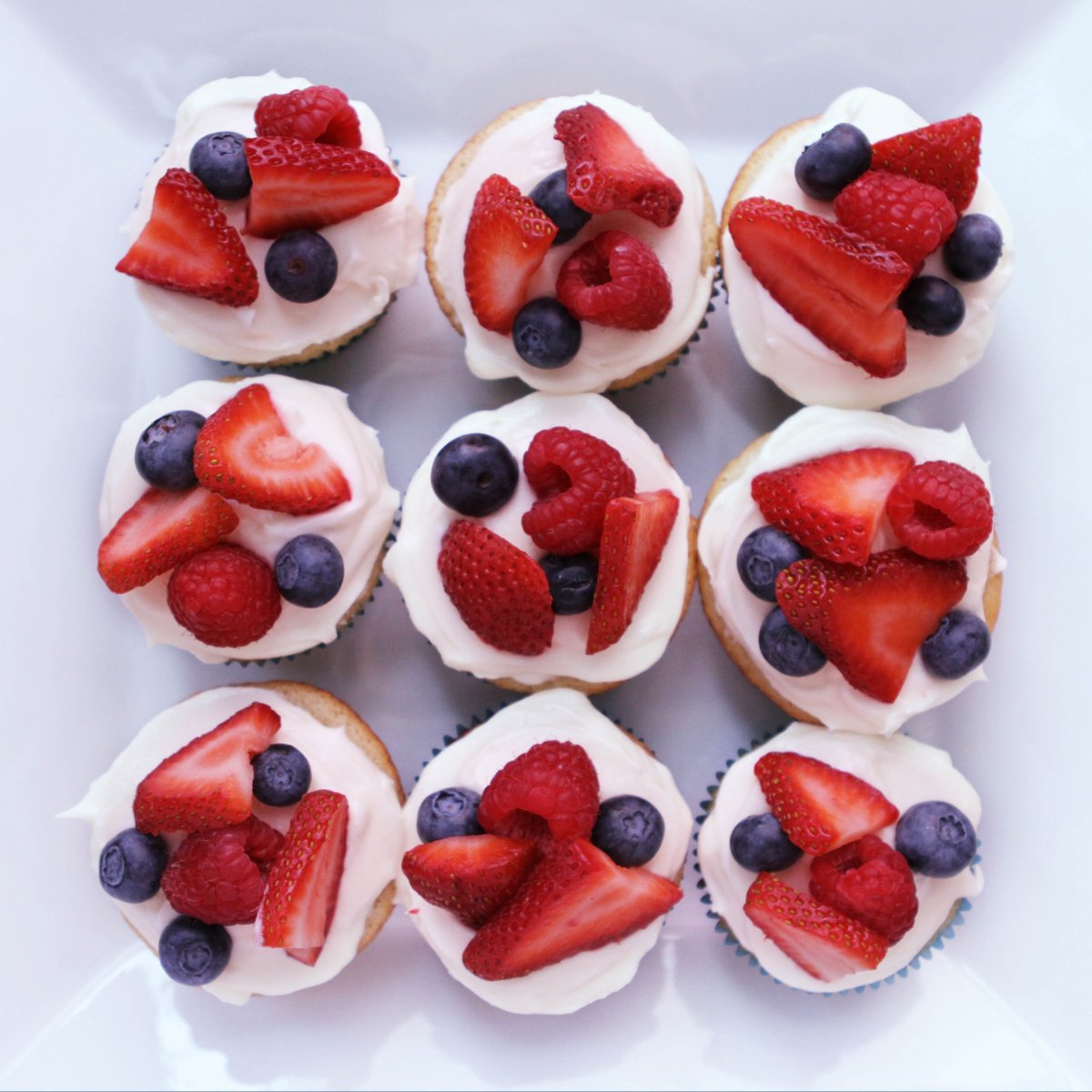 Капкейки с физалисом