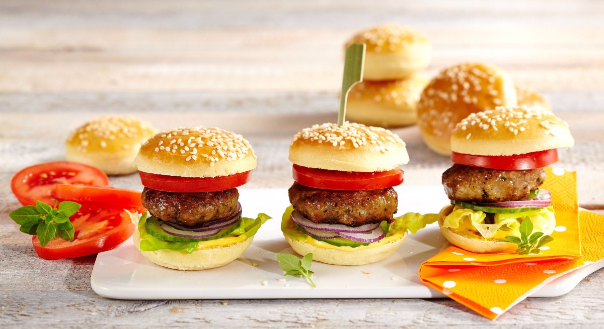 Мини бургеры в ассортименте (классический, чизбургер, с куриным филе)