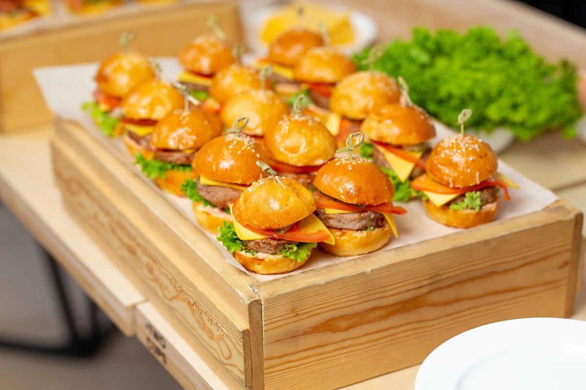 Канапе с бородинским хлебом