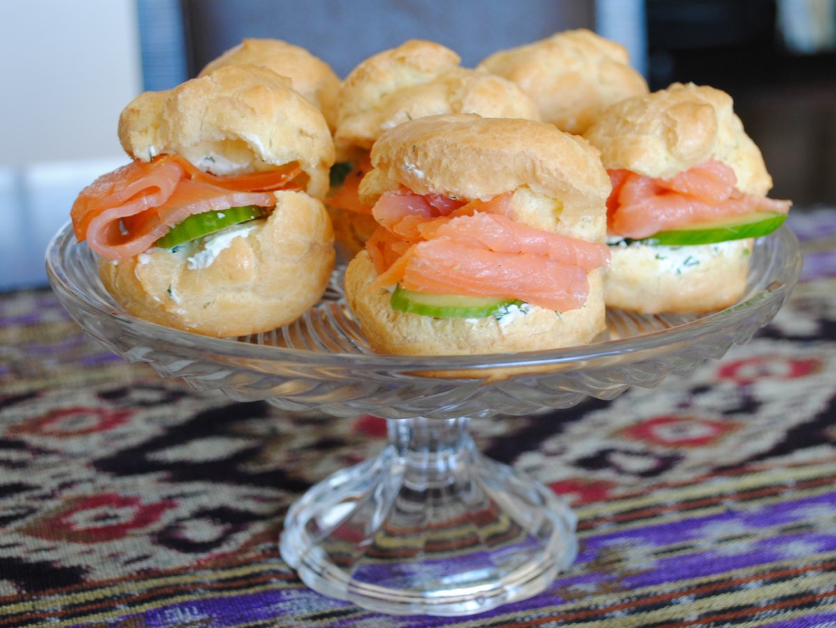 Мини бургеры из слоеного теста