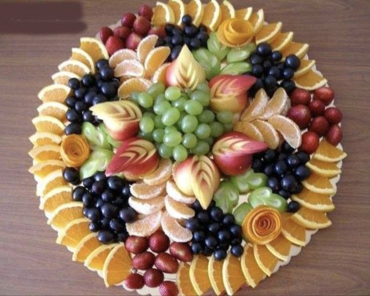 Канапе банан киви виноград