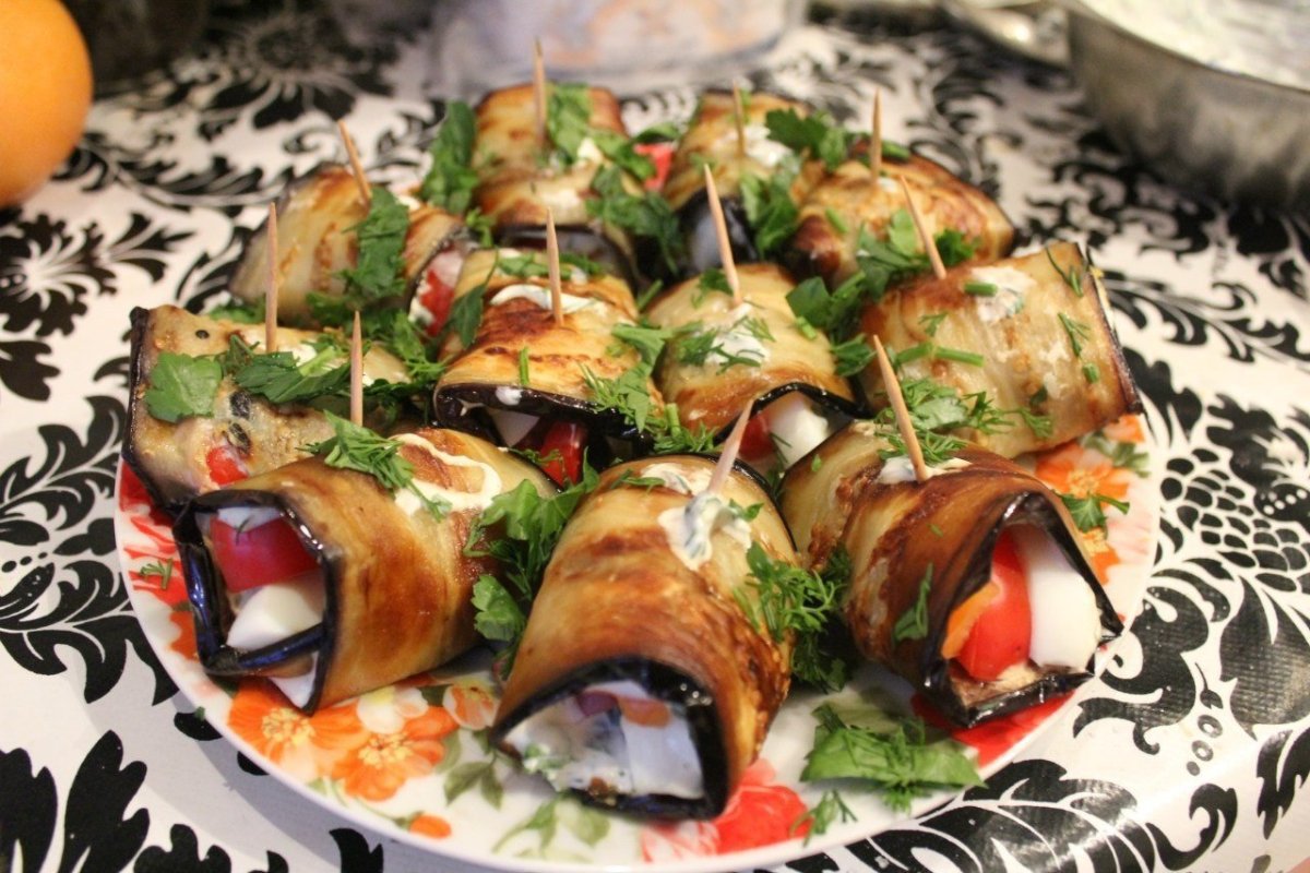 Баклажаны рулетики Наршараб