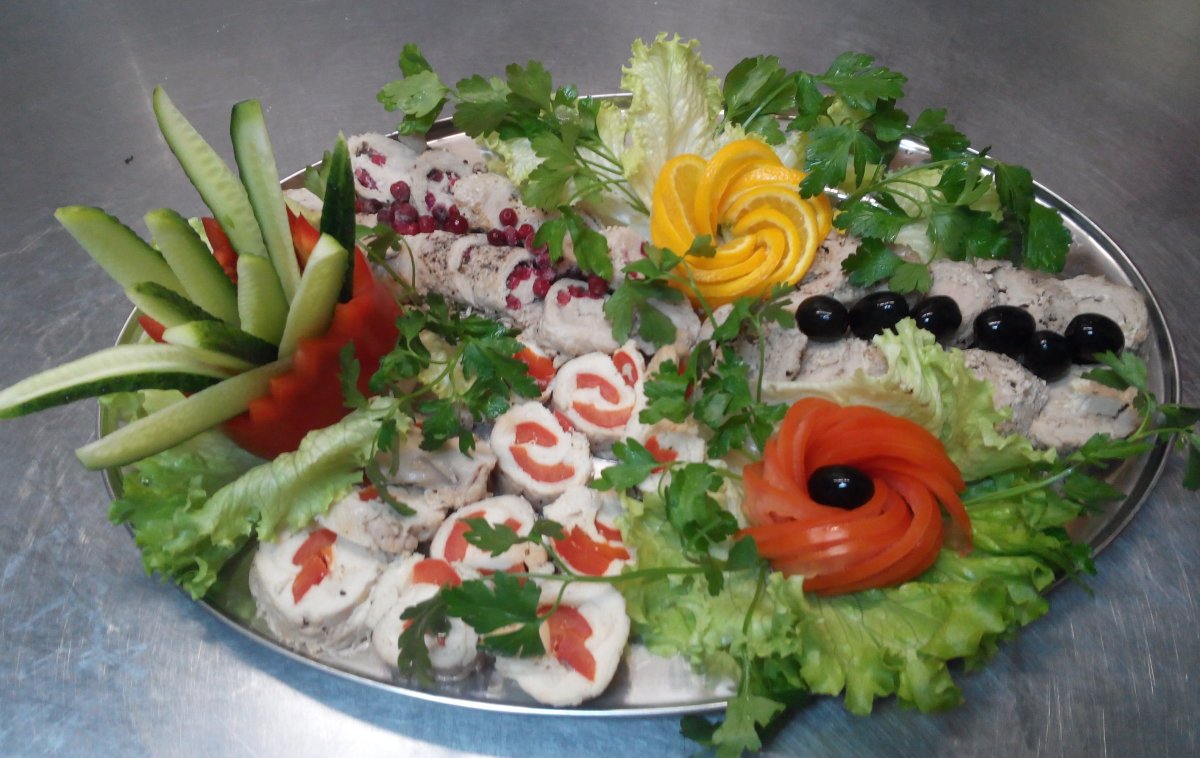 Овощная нарезка на праздничный стол