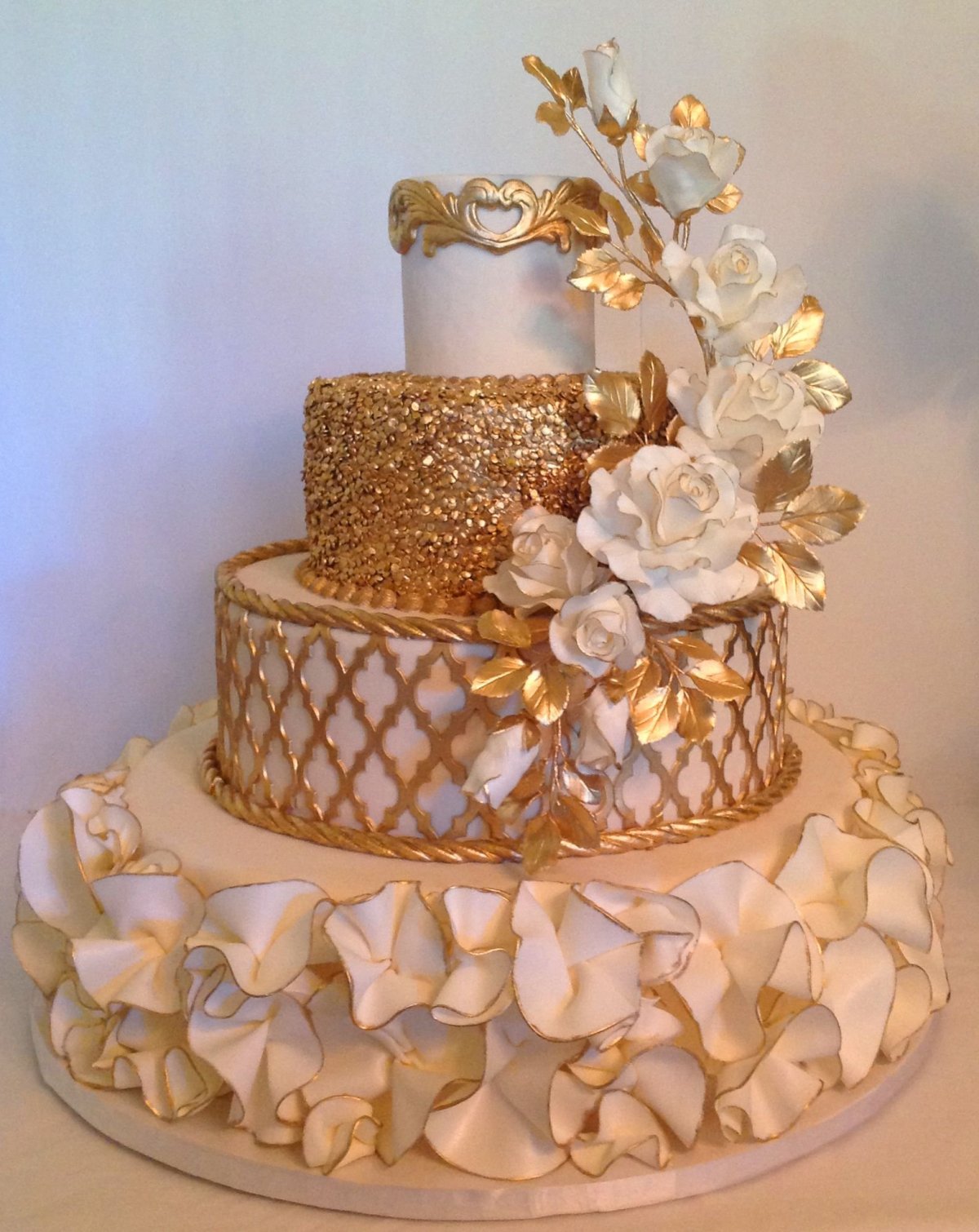 Красивый торт на золотую свадьбу