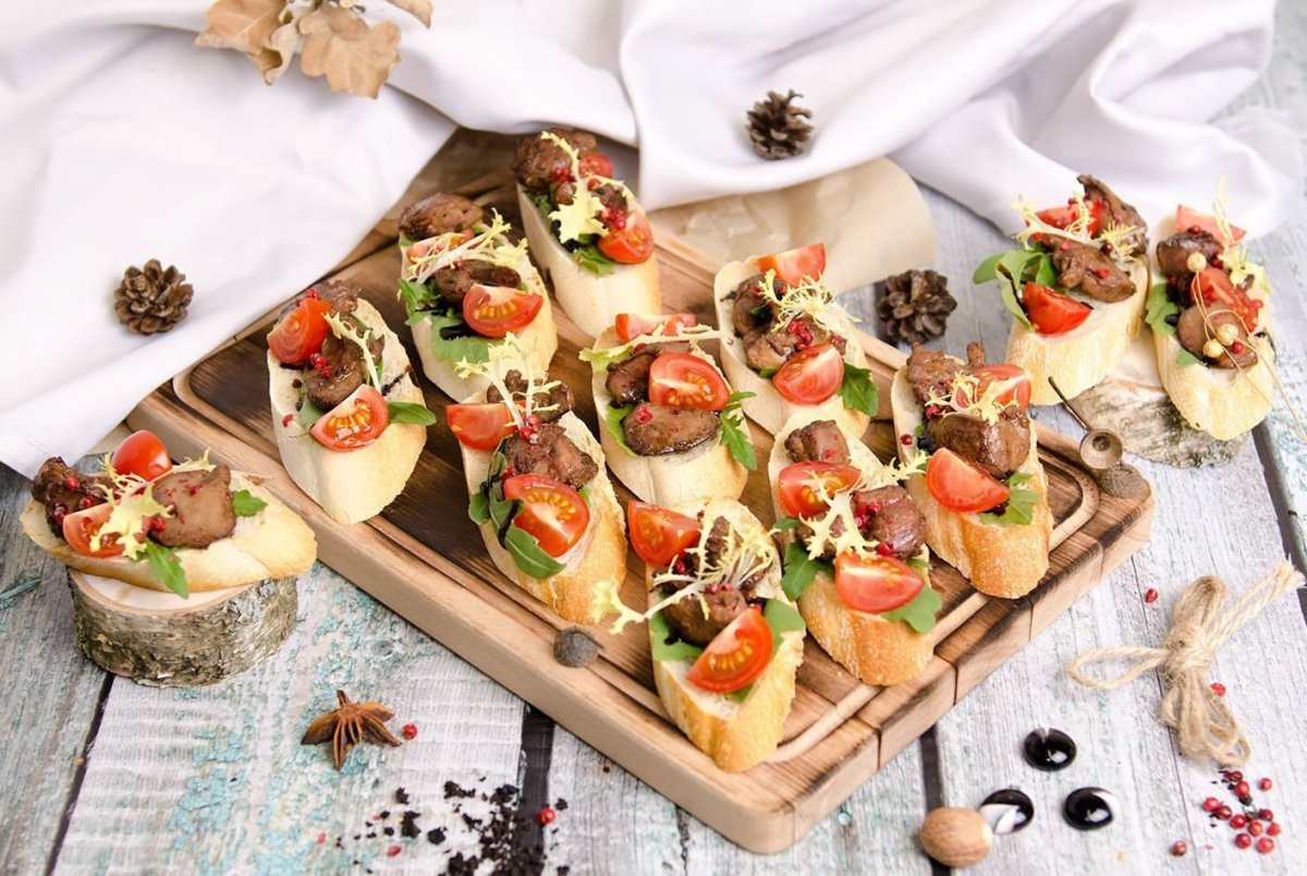 Закуска брускетта Цезарь