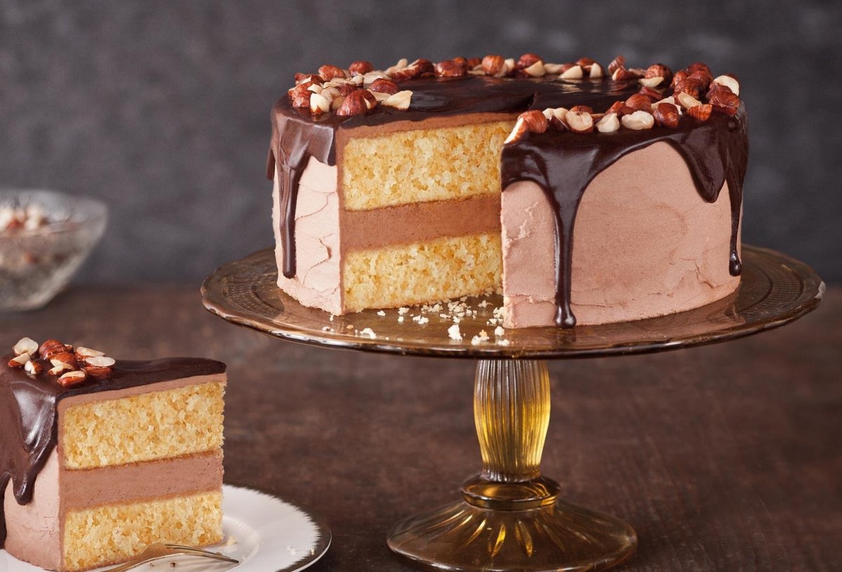 Красивый бисквитный торт