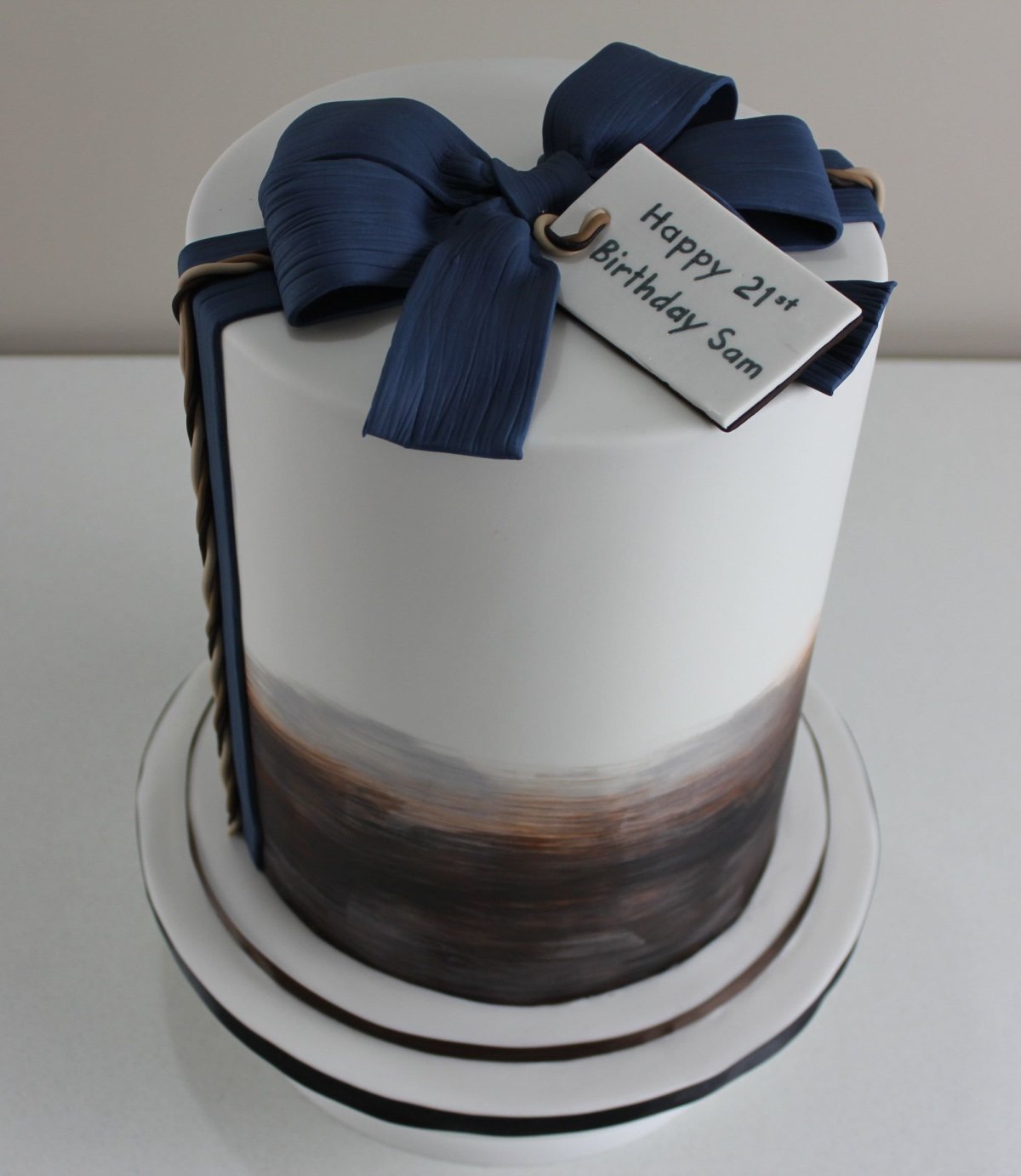 Стильный торт для мужчины оригинальный