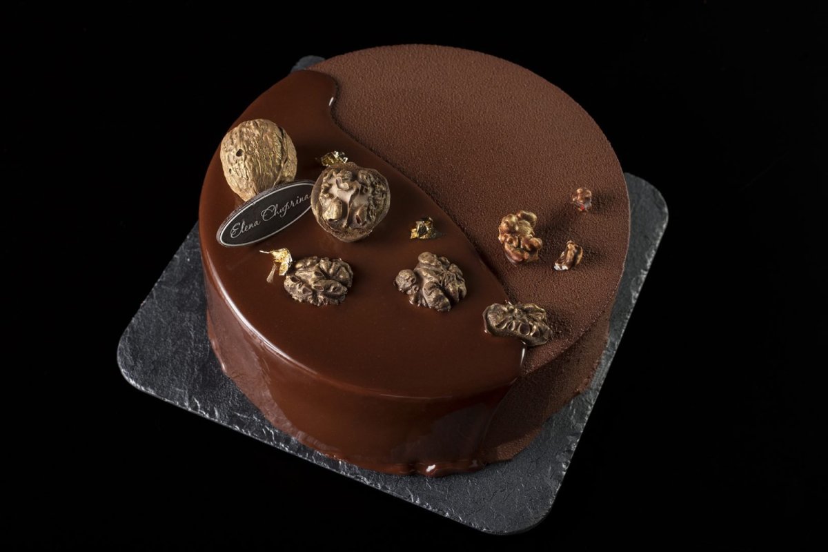 Коричневый торт