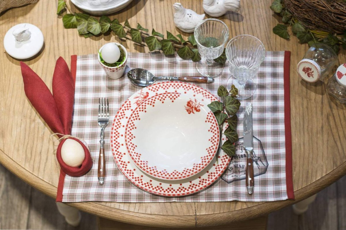 Сервировка стола бокалы