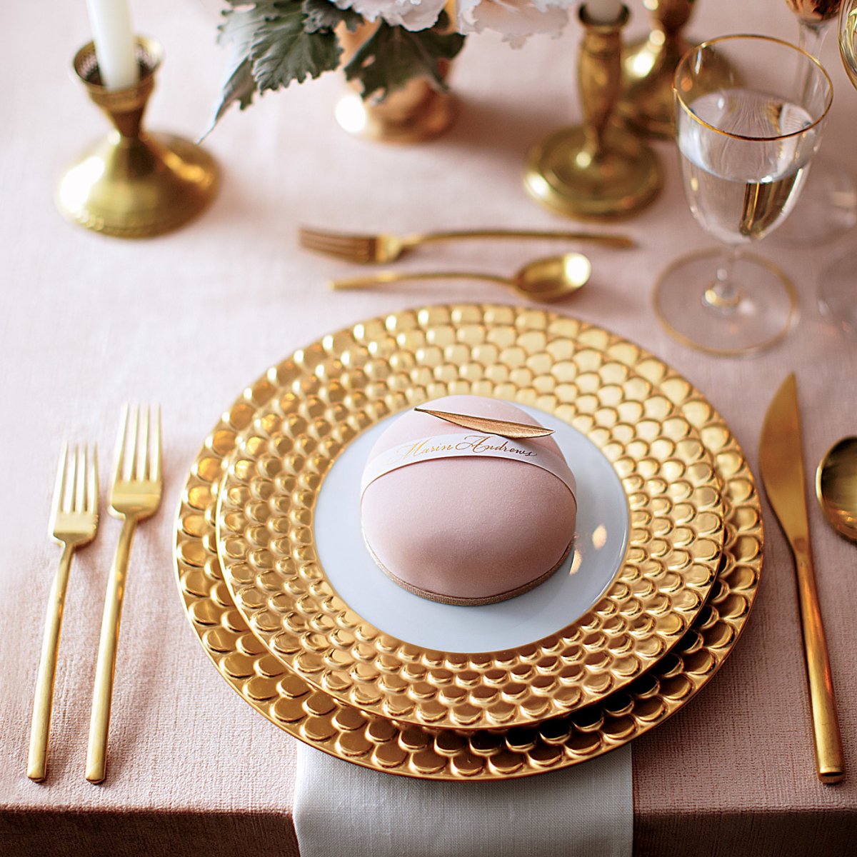 Посуда для сервировки праздничного стола