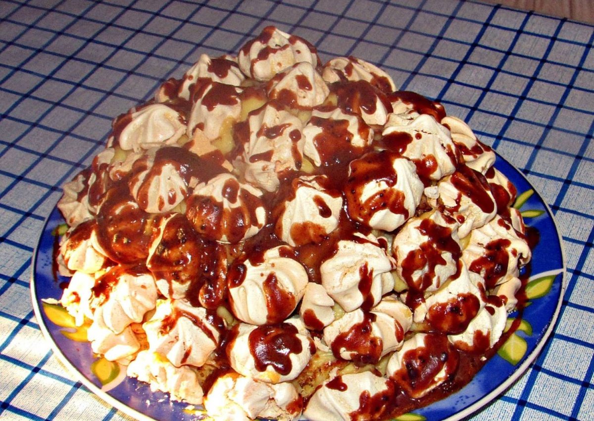 Торт из безе Графские развалины