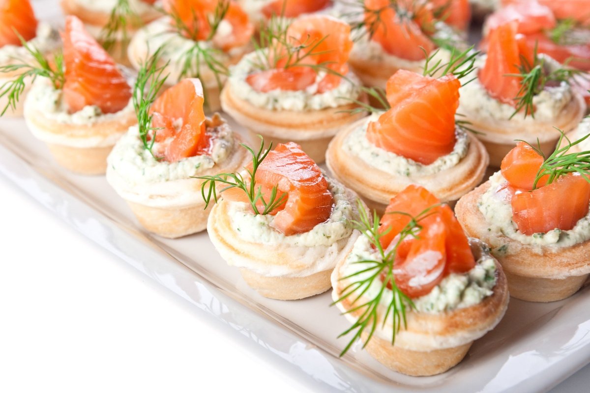 Тарталетки с Альметте и семгой