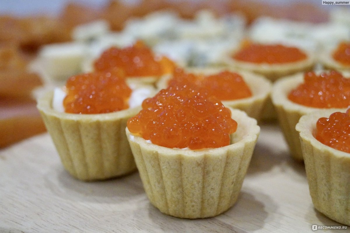 Маленькие тарталетки с икрой