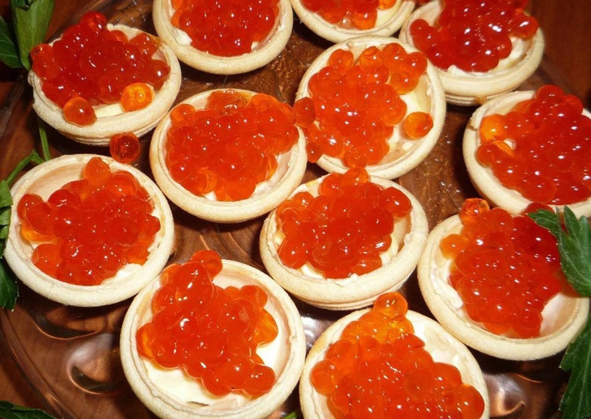 Закуска с гранатом в тарталетках