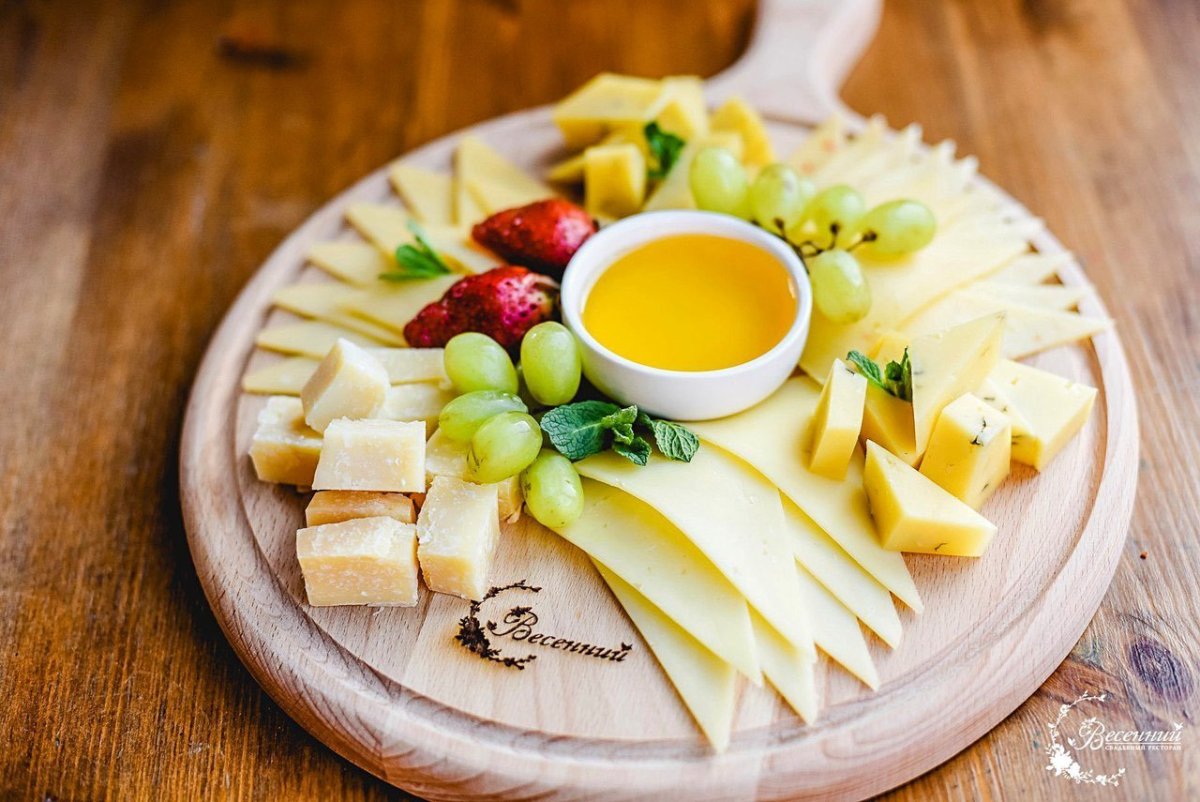 Украшение сырной тарелки