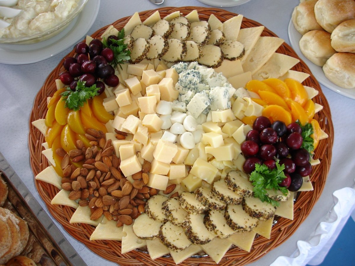 Украшение сырной тарелки