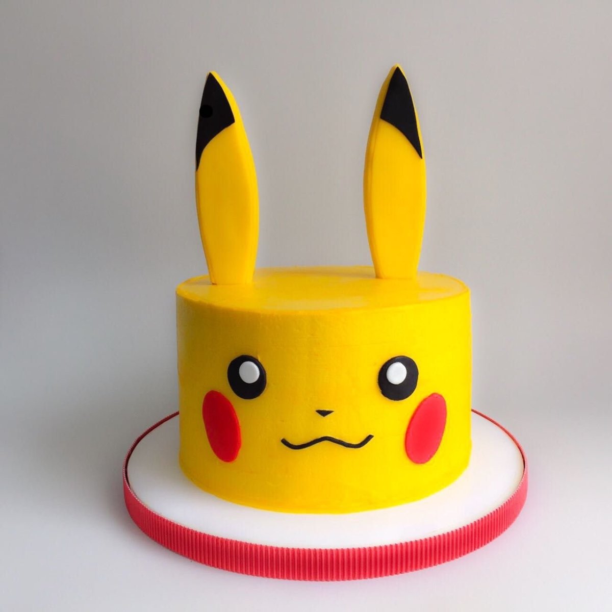 Торт в виде Пикачу