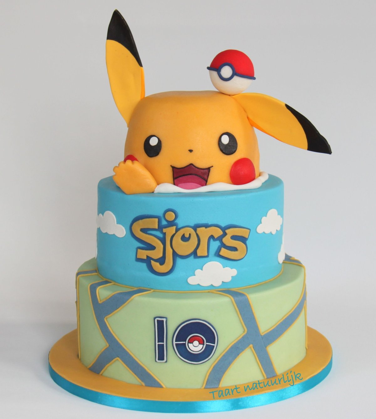Торт на день рождения с покемонами