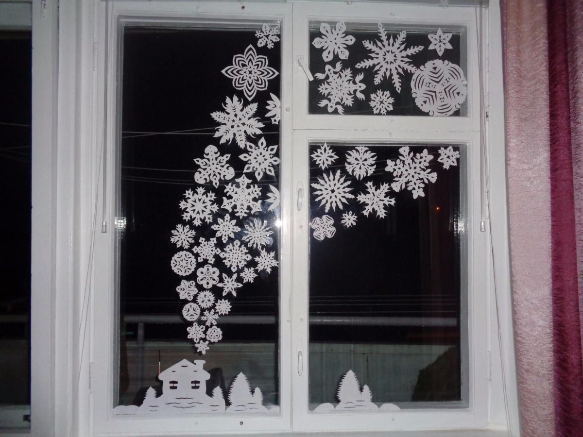 Новогоднее украшения на окна