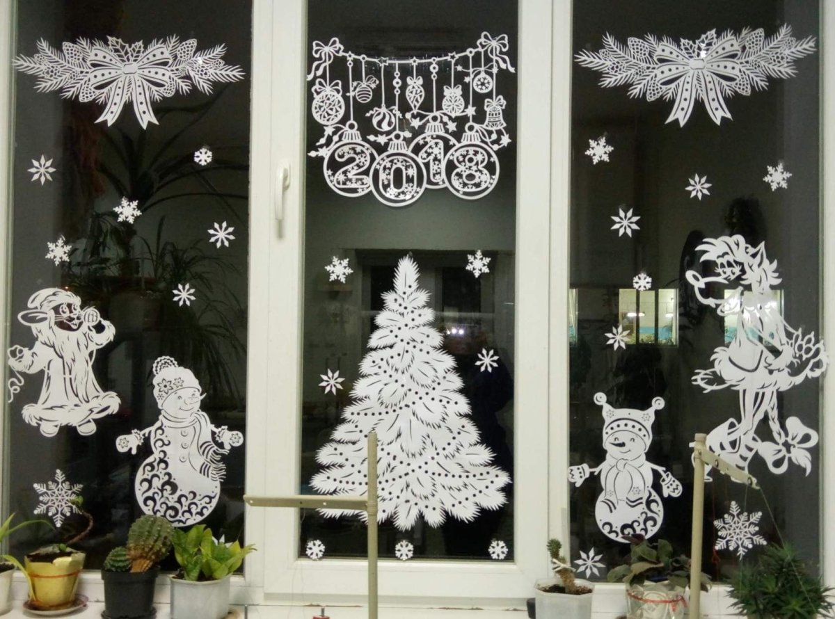 Новогоднее украшения на окна