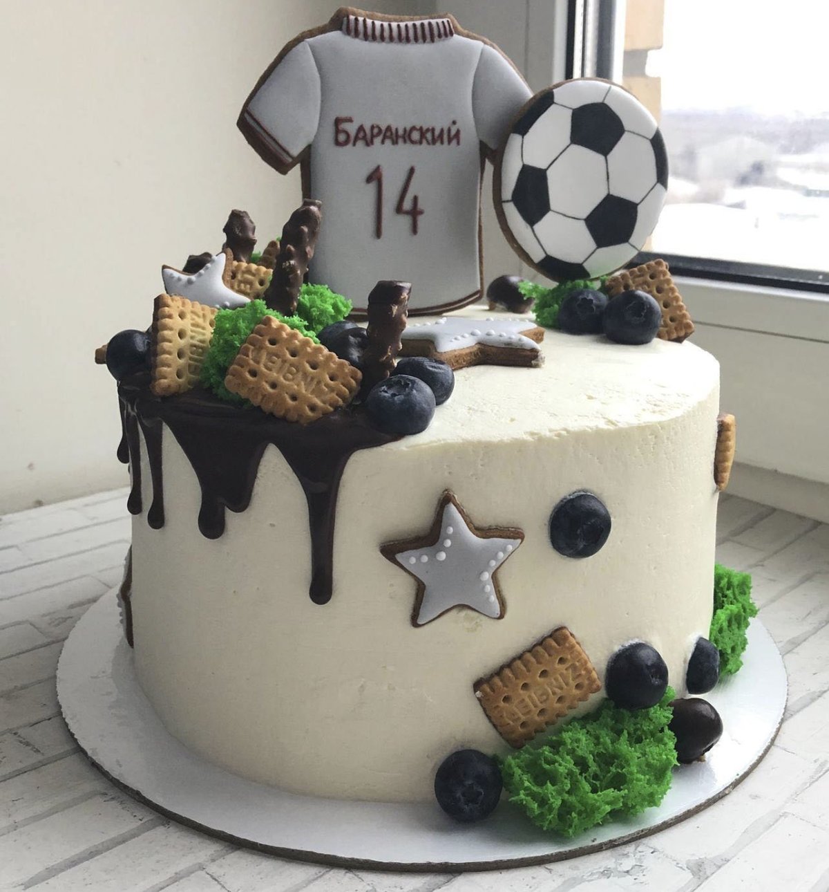 Торт в виде компьютера