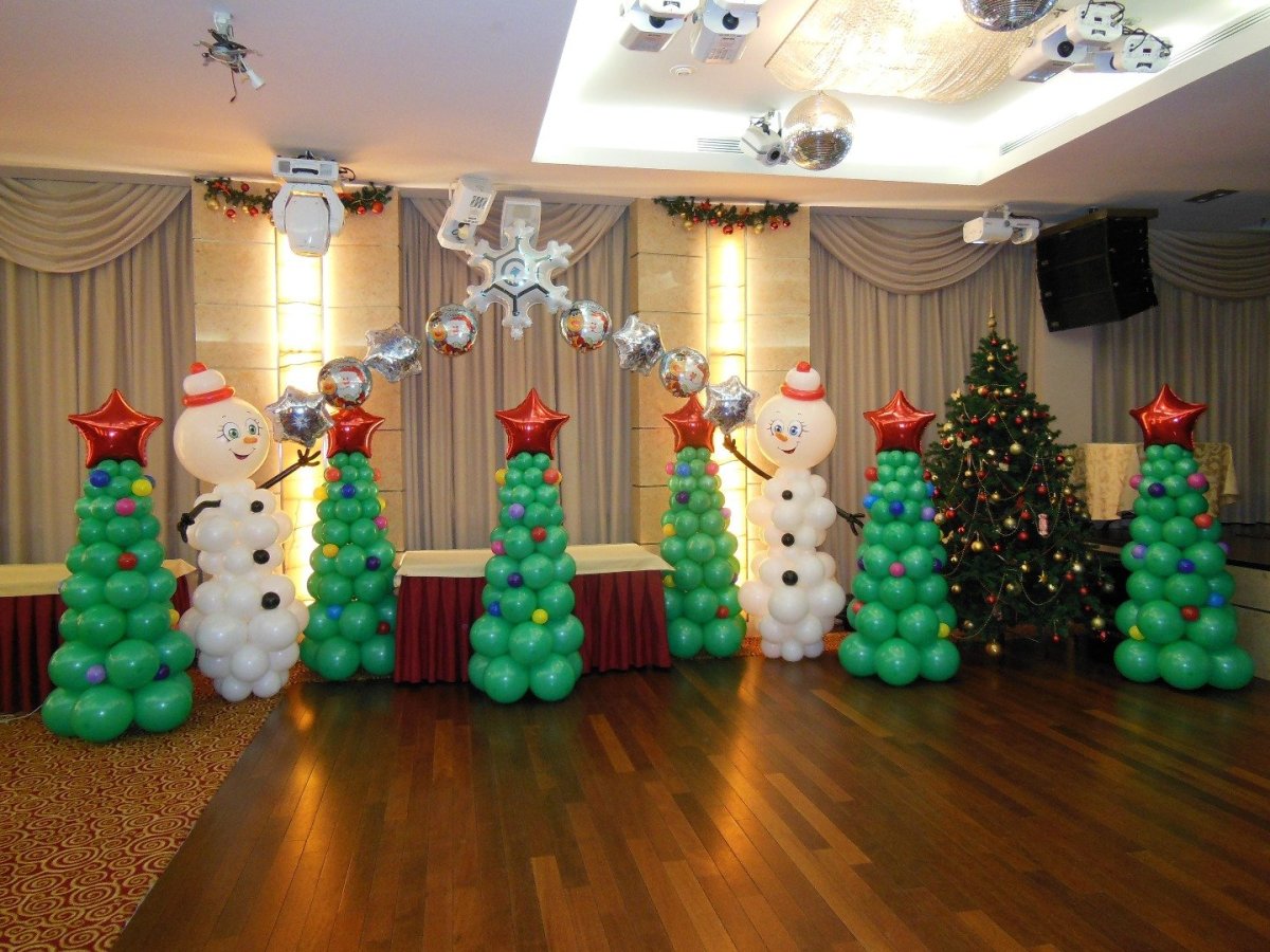 Украшение двери на новый год