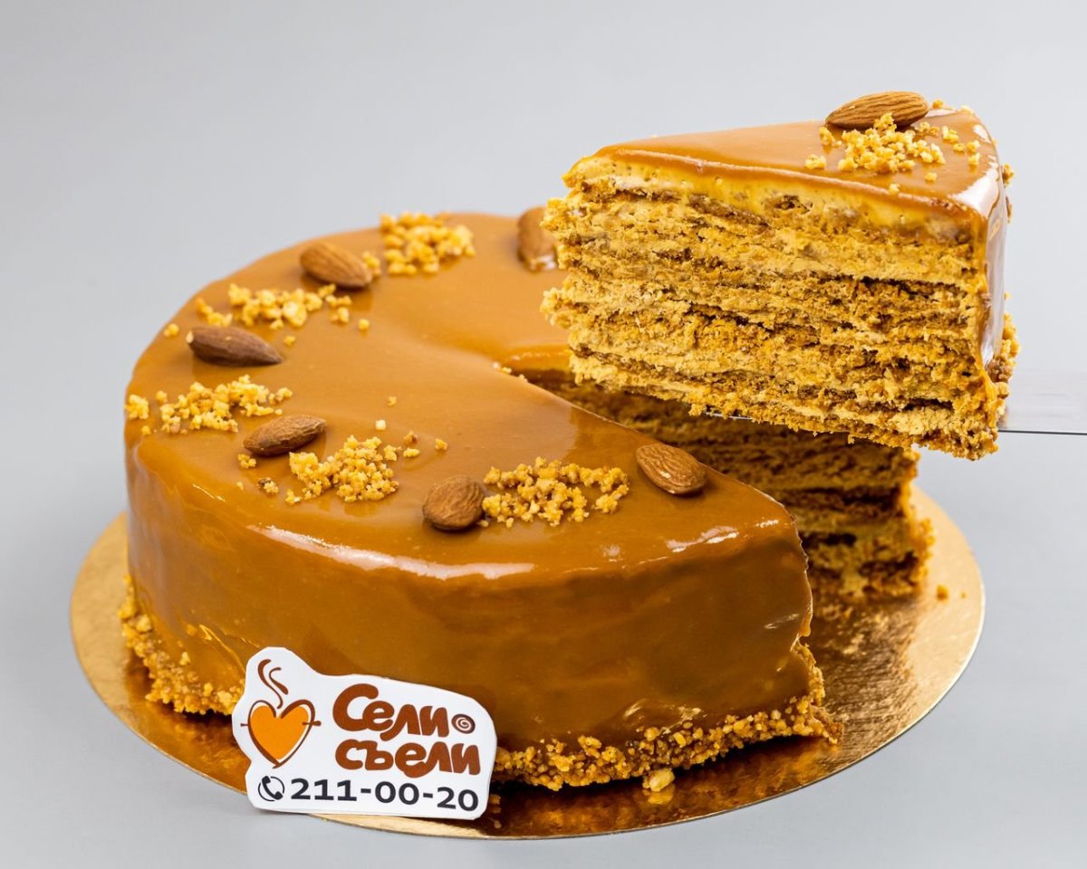 Торт от Палыча с арахисом и карамелью