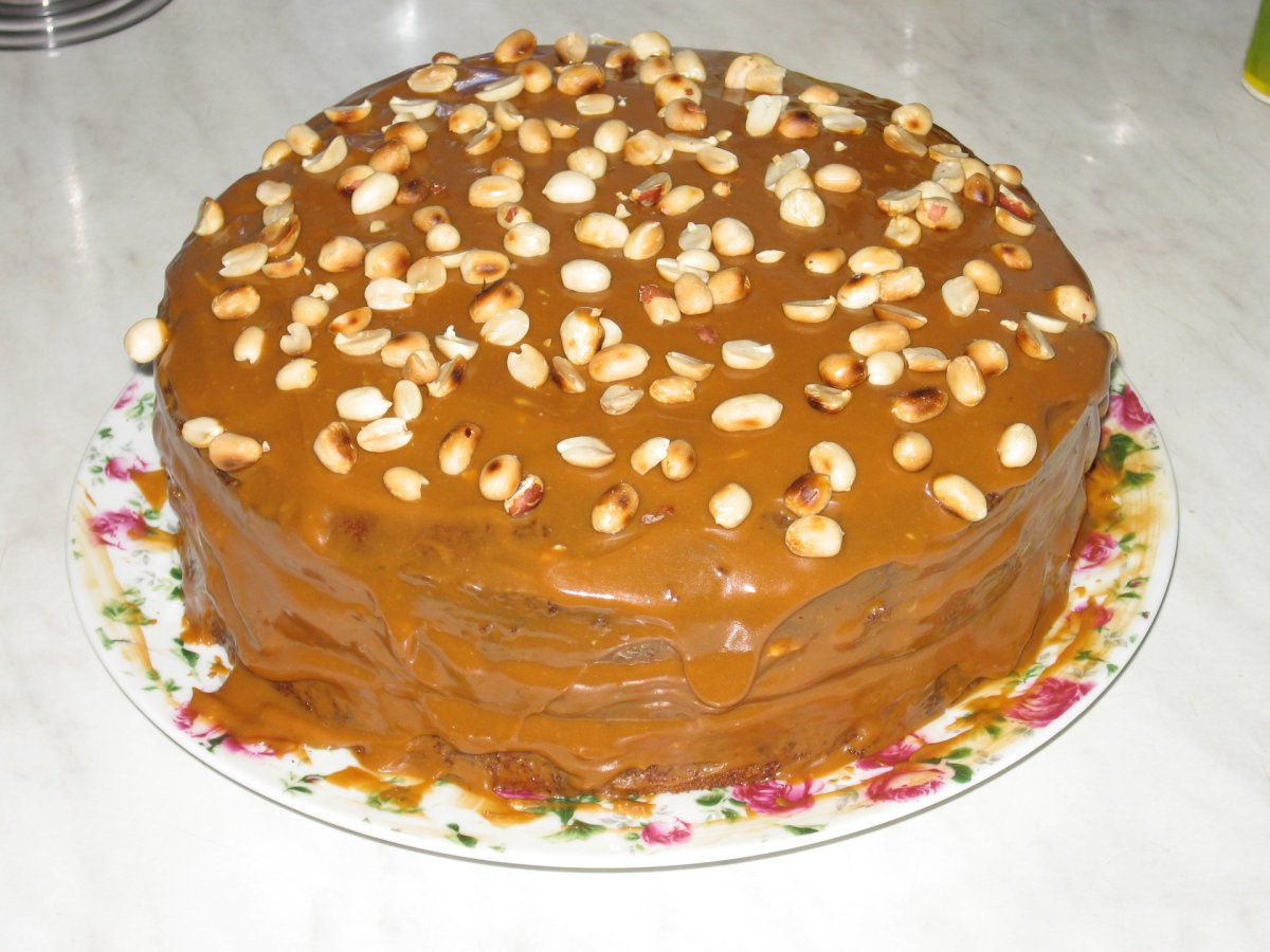 Украшение торта вареной сгущенкой