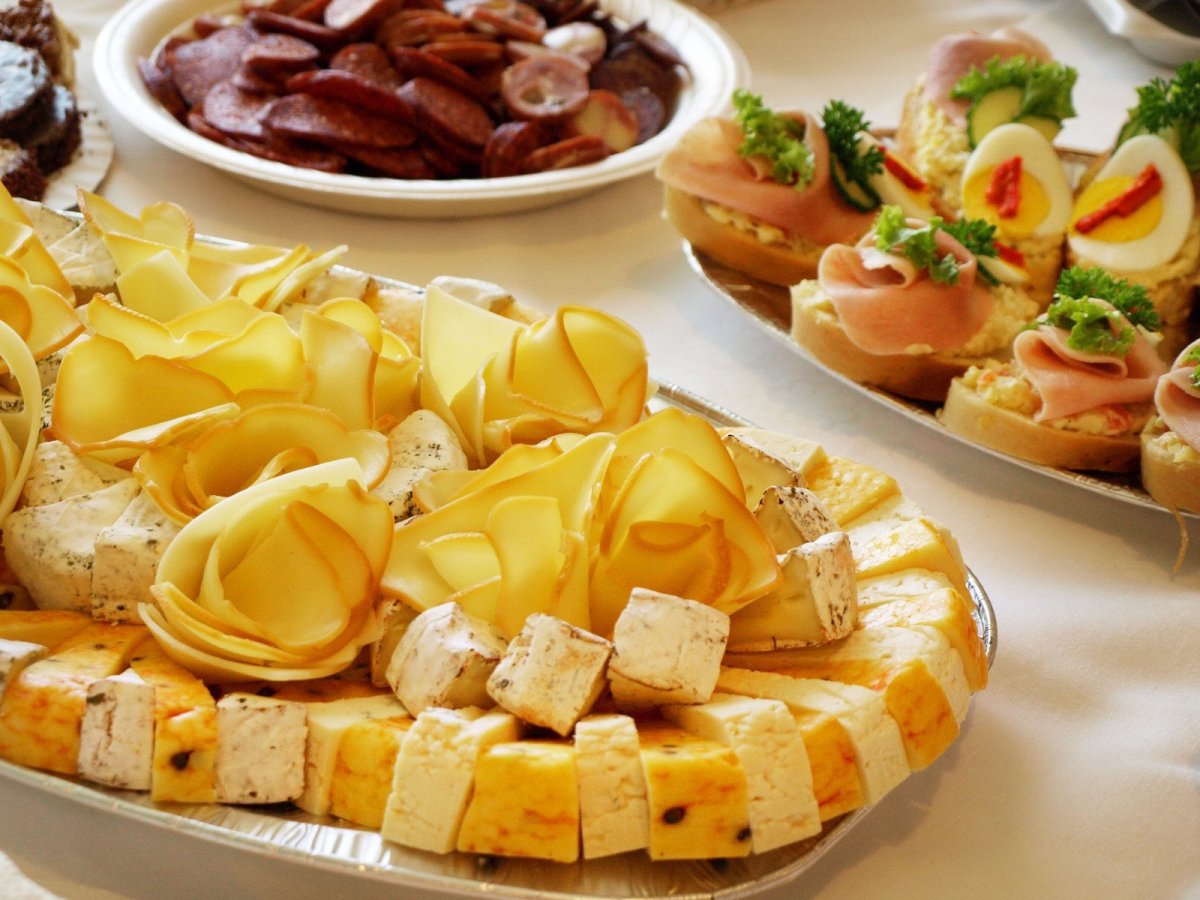 Сырная нарезка на праздничный