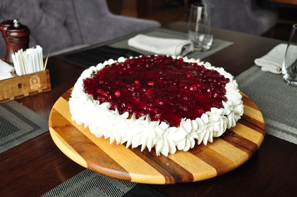 Торт молочная девочка с конфи