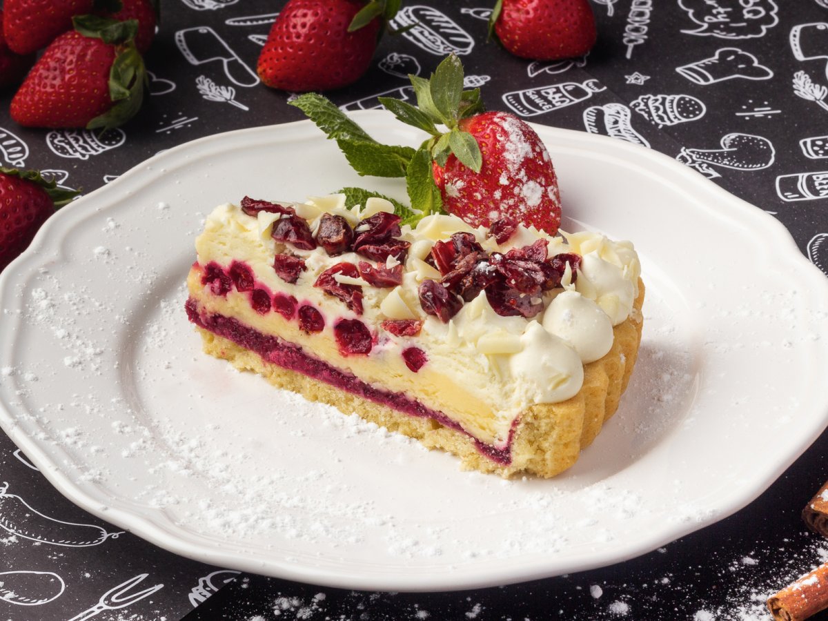Торт с маскарпоне и ягодами