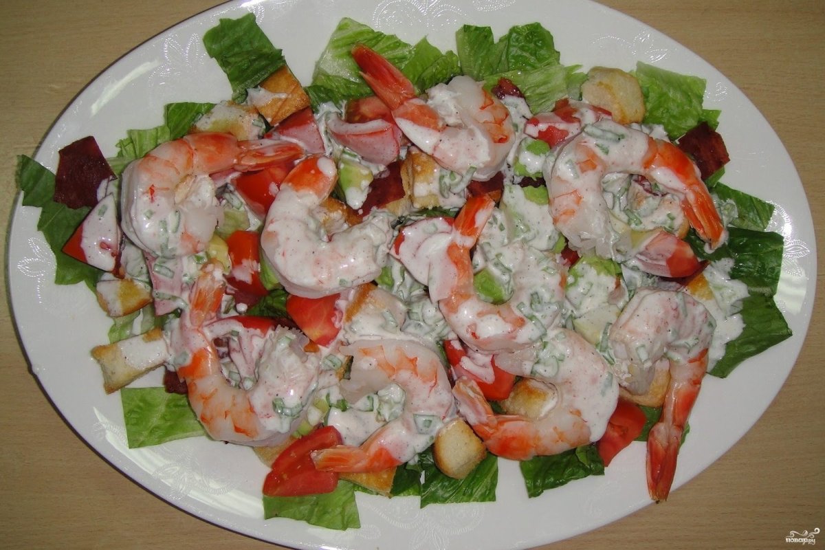 Салат с кальмарами и креветками