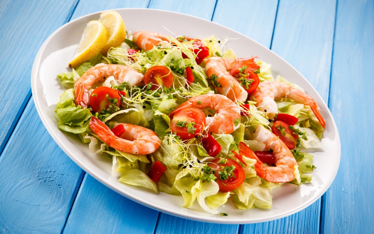 Салат с креветками