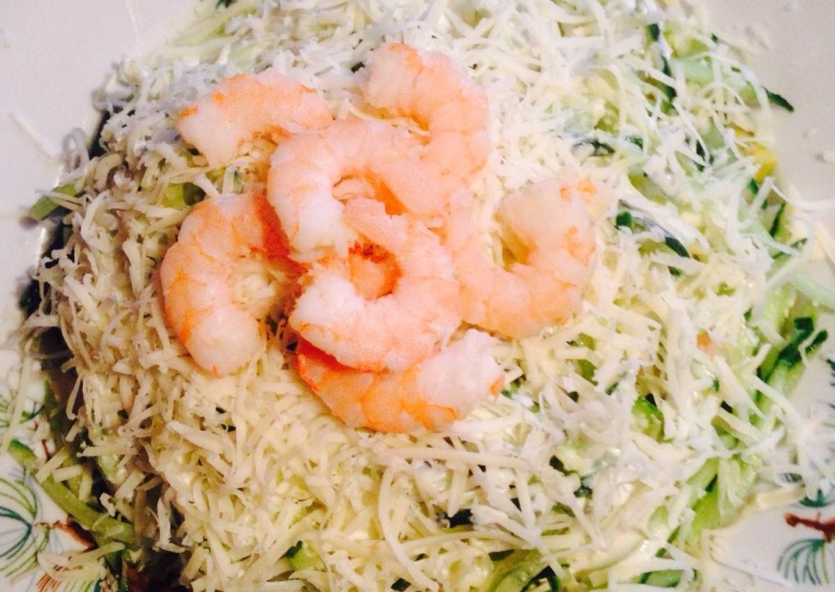 Салат с креветками авокадо и апельсином