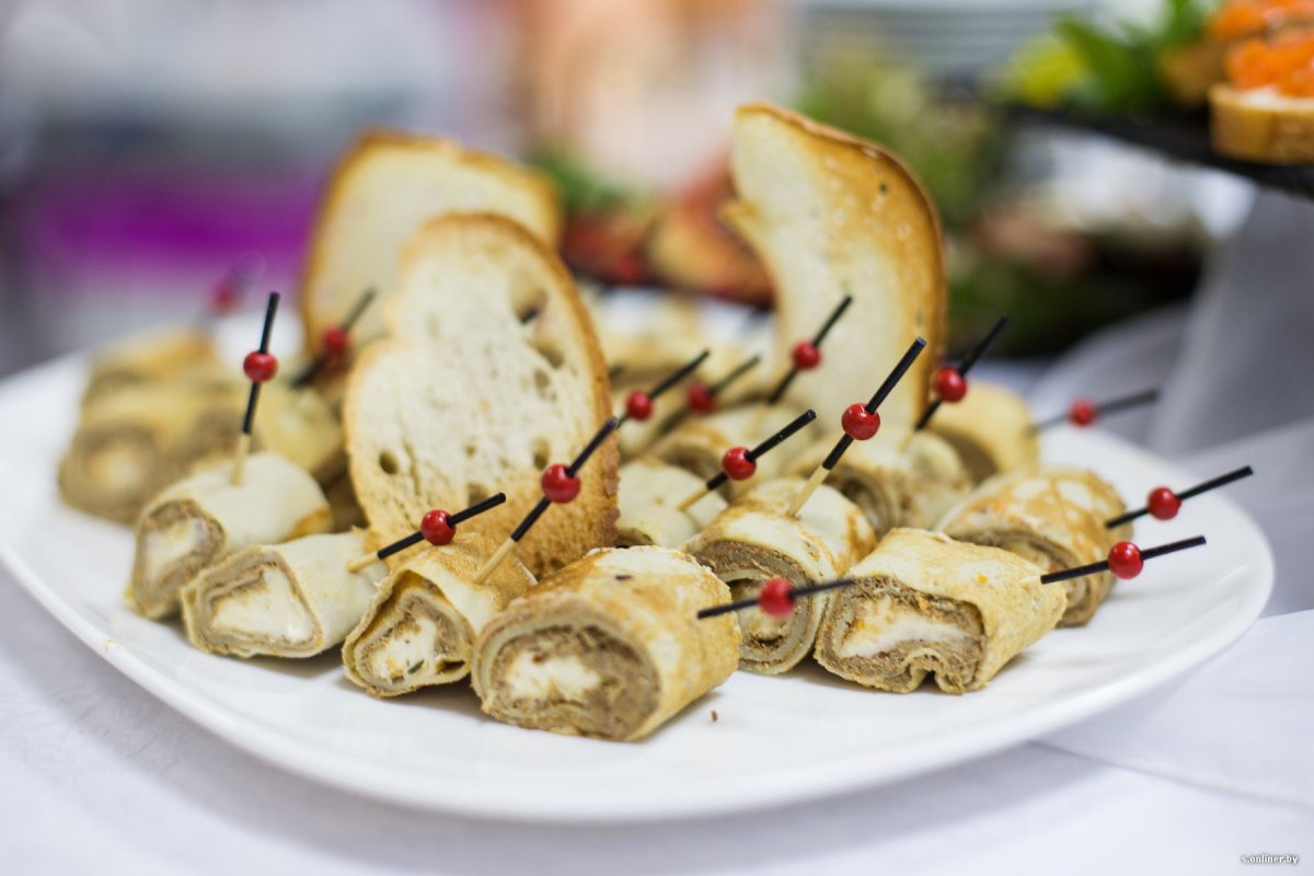 Фуршет закуски из блинчиков