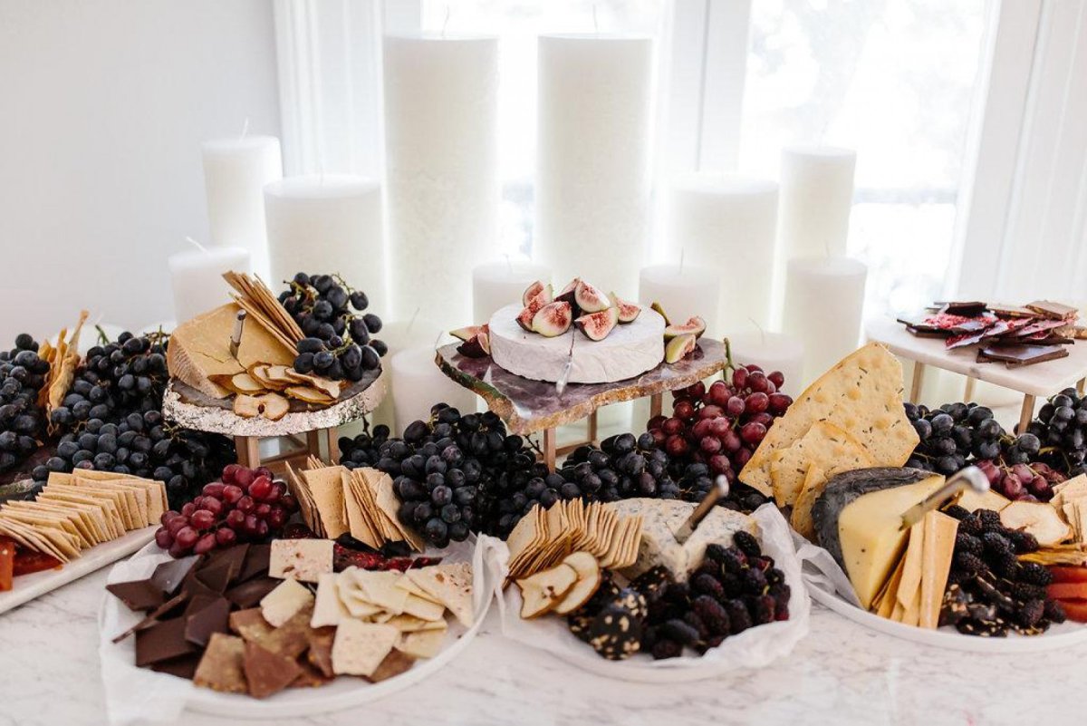 Фуршетный стол сырная тарелка