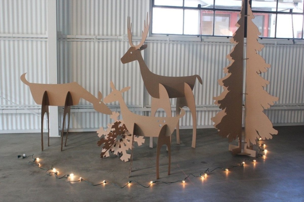 Олень из полена