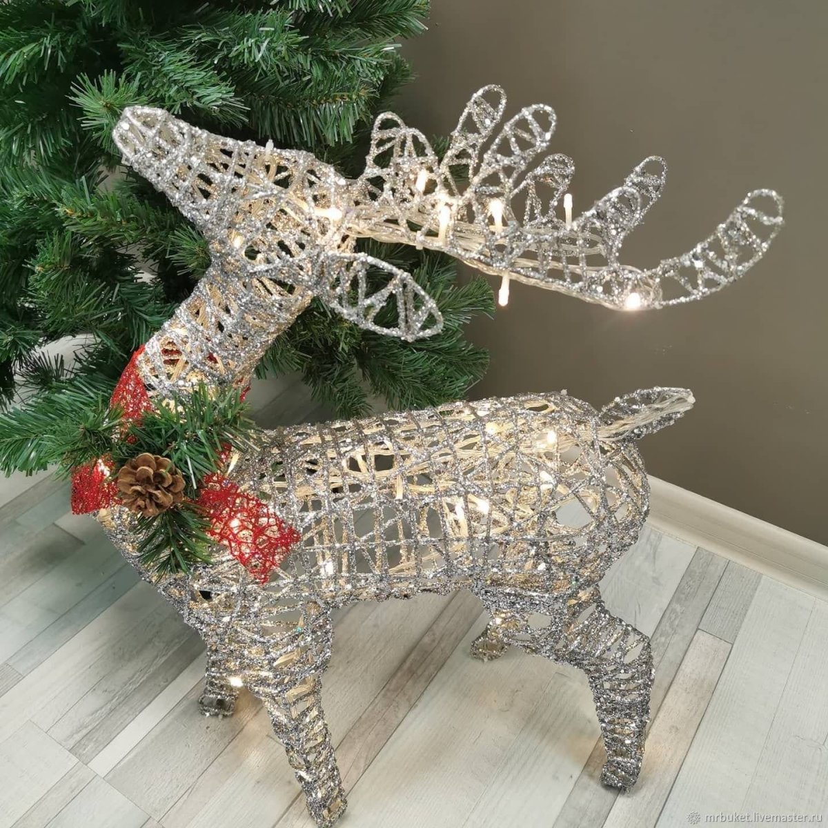 Олень из картона