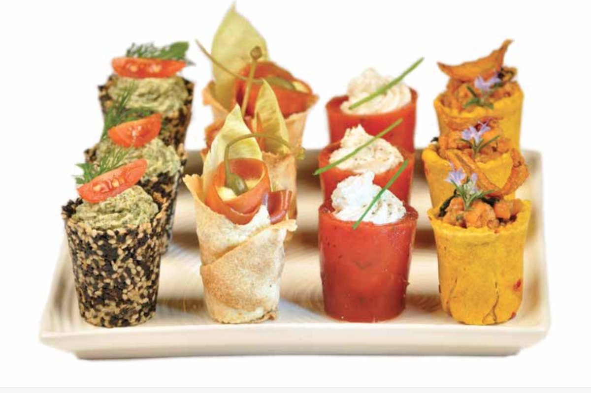 Канапе лосось сливочный сыр и огурец