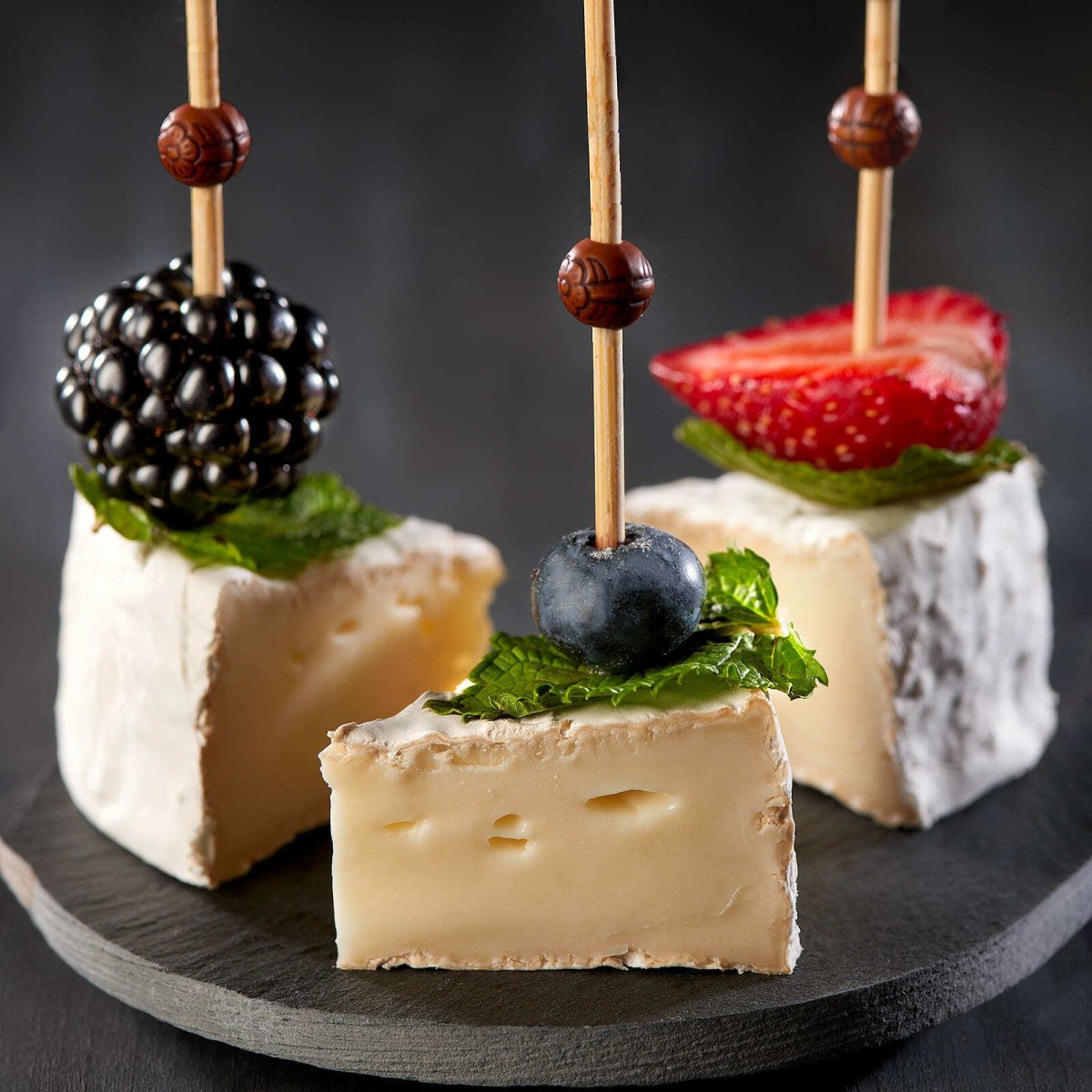 Канапе сыр виноград грецкий орех