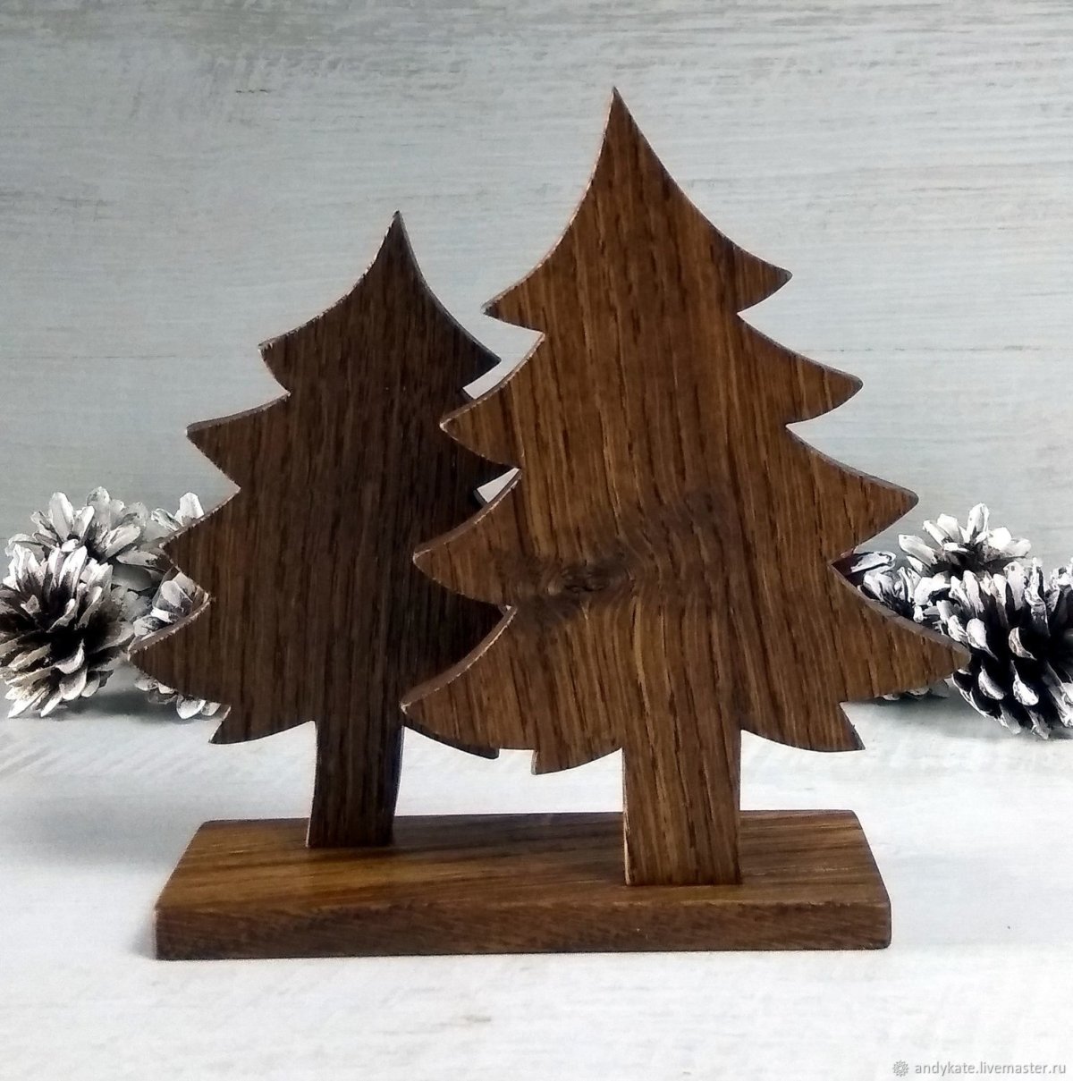 Подделка из дерева на новый год