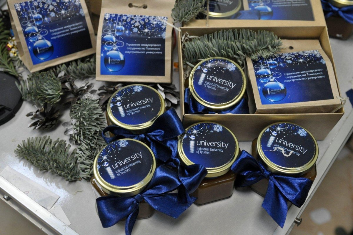 Новогодние корпоративные подарки